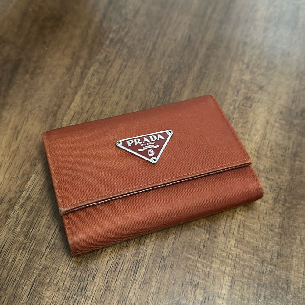 prada key holder